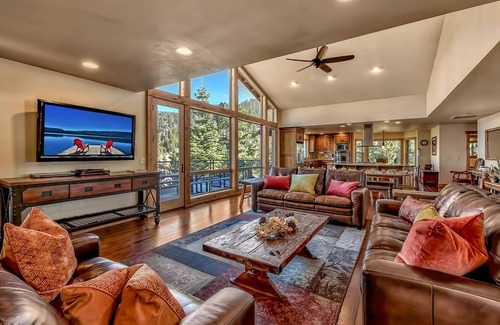 Zephyr Cove House | Exclusive Lake View Retreat with Hot Tub & Pool Table