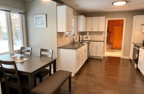 Ludington House | Relaxing Getaway at Leisure on Lakeshore, Ludington