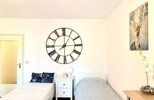 Region Hannover District Apartment | Experience Comfort at Messe: Two-Bedroom SmartApartment
