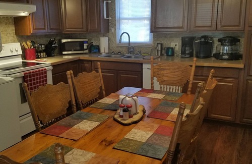 Southmont House | Experience Moonlight Cove: Guest Rated 10/10 with Ocean Views