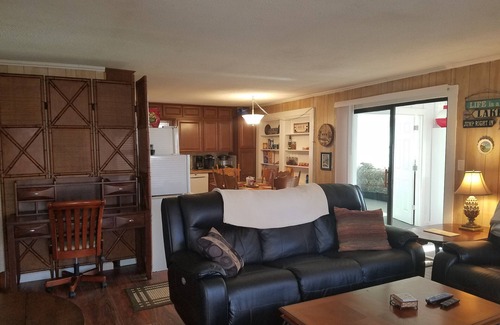 Southmont House | Experience Moonlight Cove: Guest Rated 10/10 with Ocean Views