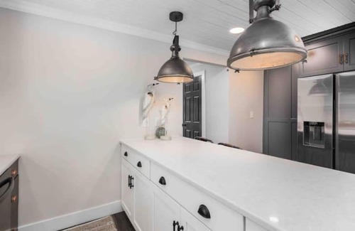 Lakeview House | Experience No Egrets - Waterfront Retreat on Indian Lake