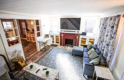 Marshall-Shadeland House | Discover Our Inviting Northside Retreat with Unique Amenities