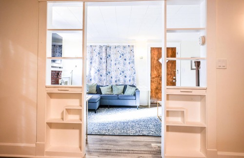 Marshall-Shadeland House | Discover Our Inviting Northside Retreat with Unique Amenities