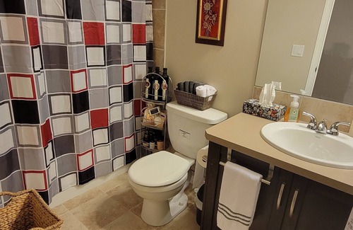 Cochrane Bed & Breakfast | Pet-Friendly Suites Near Mountains with Pool & Spa