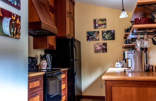 Adelma Beach Cottage | Discover Our Romantic Country Getaway Amidst Nature's Beauty
