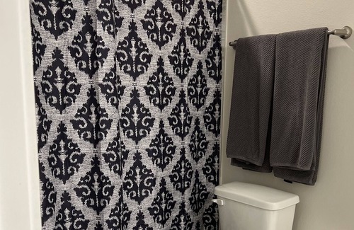 Spring Branch West Apartment | Welcome to our spacious 2-bd, 2-bth located in the city of Houston, Texas!