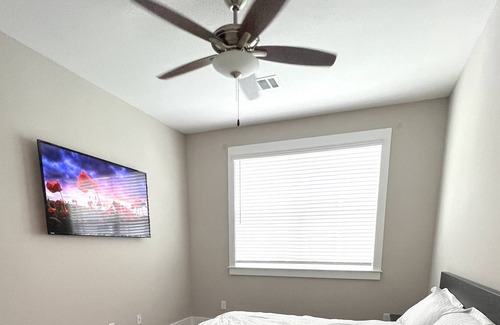 Spring Branch West Apartment | Welcome to our spacious 2-bd, 2-bth located in the city of Houston, Texas!