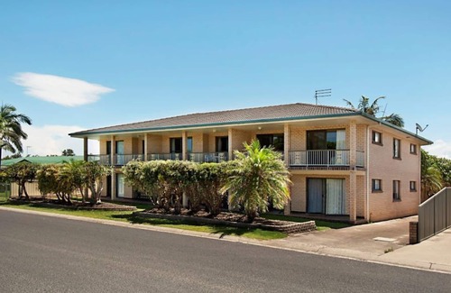 Evans Head Apartment | Explore Oceanfront Comfort at PACIFIC PALMS 4 Hotel