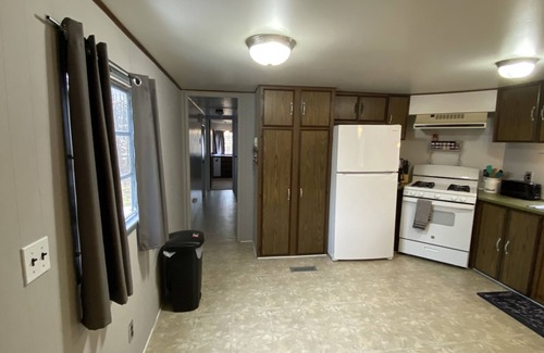 Hillman Cabin | Experience Comfort at Pikes Paradise with Lake Views