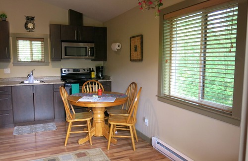 Port Renfrew Cottage | Discover Port Renfrew's Pet Friendly Oceanfront Cottage