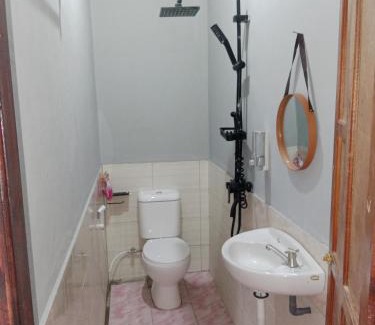 Riung House | Discover Mentos Homestay: Child-Friendly & Breakfast Included