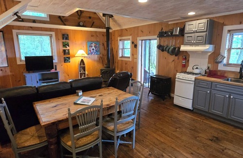 Glenville Cabin | Discover Rovers Retreat: Private Pet-Friendly Escape