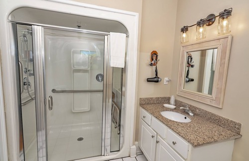Bald Head Island Bed & Breakfast | Discover Royal Palm Suite at The Marsh Harbour Inn