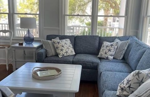 Bald Head Island Bed & Breakfast | Discover Royal Palm Suite at The Marsh Harbour Inn