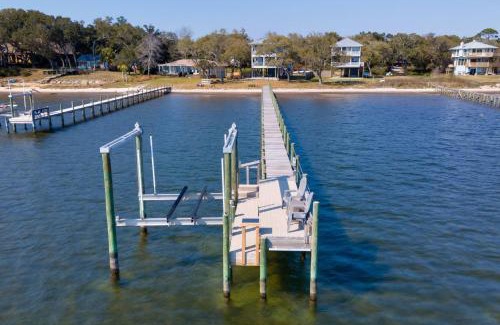 Gulf Breeze House | Discover Family-Friendly Comfort at Sea Cow Hotel