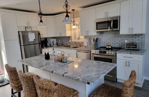 Lake Ariel House | Discover Serenity Woods: Ocean View with Pool & Spa