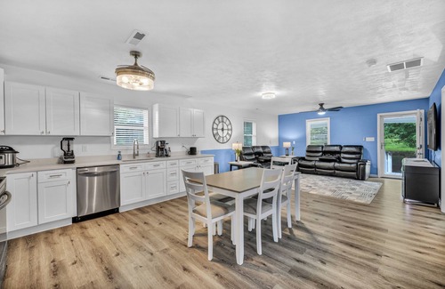 Owensboro House | Experience Simple Comfort in a Family-Friendly Home