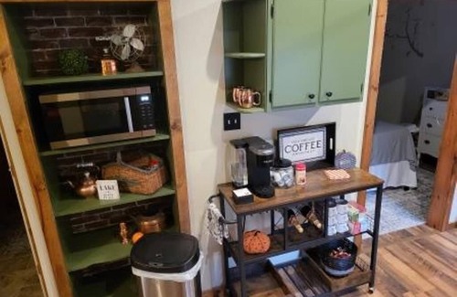 Mattoon House | Experience Slice of Paradise: Pet-Friendly Lake View Retreat