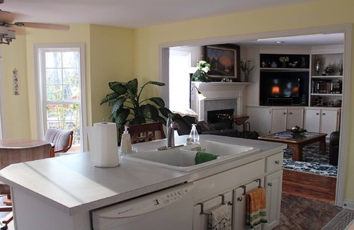 Jeffersontown House | Experience Southern Hospitality with European Flair Today!