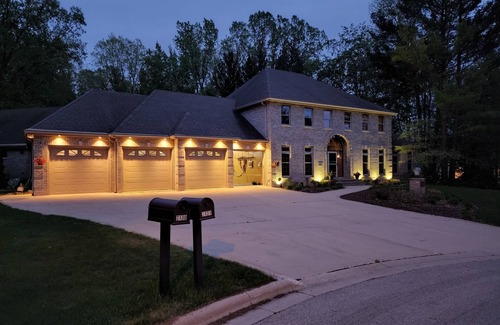 Ashwaubenon House | Explore Sweetwater: Ideal Home Near Lambeau Field!