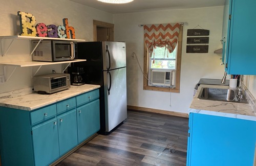 Maple Lake House | Experience The Beach House: Rated 9.8 with Ocean Views!