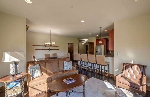 Bozeman Condo | Experience the Bozeman Treehouse with Private Garage Access