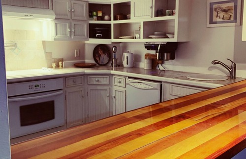 Laurens Apartment | Discover The Bull-Pen: Guest Rated 9.8 with Breakfast