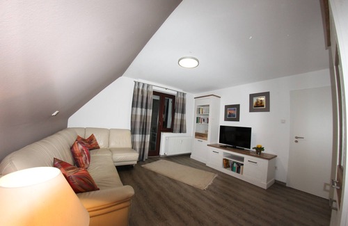 Wulmeringhausen Apartment | Discover Family-Friendly Comfort at the Trude House