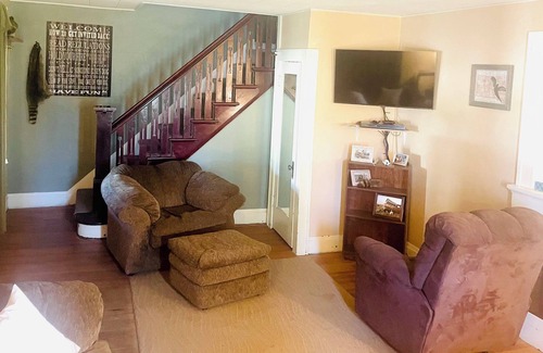 Faulkton House | Discover The Dog House: Perfect Getaway for Pet Lovers!