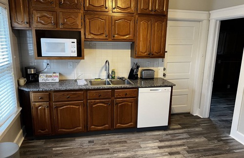 Syracuse Apartment | Discover Comfort at Eastwood Escape - Family-Friendly Stay