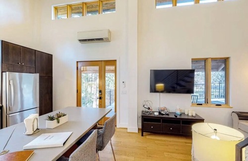 Concord Cottage | Discover the Farmhouse Retreat: Family-Friendly Getaway