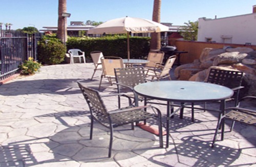 Taft House | Cozy Stay at Holland Inn Suites - Ideal for Travelers
