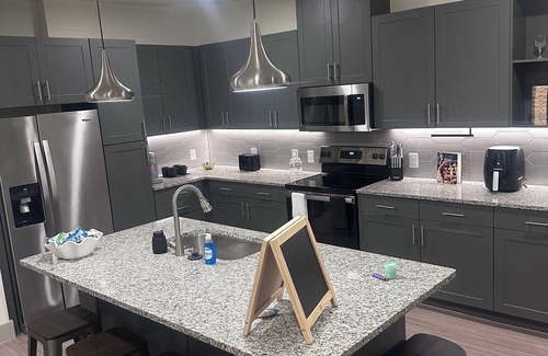 Dallas Apartment | Welcome to The Kickback !