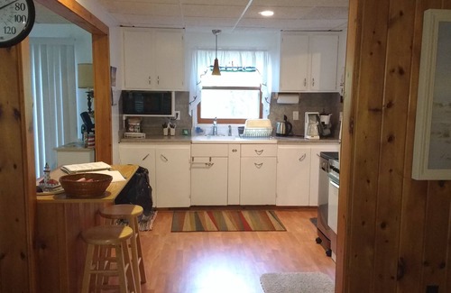 Shelby Cottage | Discover Lake Michigan - Cozy Hilltop Cottage with Pool