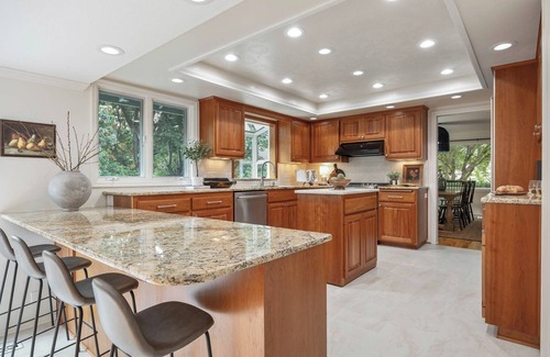 Harlow House | Explore The Nest: Ideal Retreat with Spa & Family Amenities