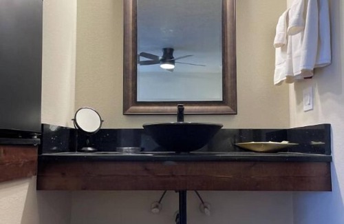 Kanab Apartment | Discover Kanab Lodge Suite 21: Top-Rated Pet-Friendly Stay