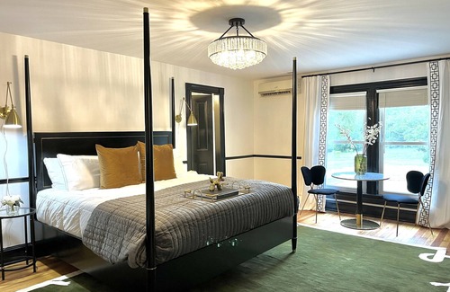 Nellysford Hotel | Experience Modern Elegance at the Newly Appointed Everett Estate