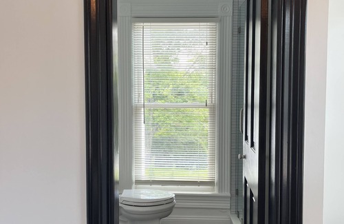 Nellysford Hotel | Discover Everett Estate: Modern Comfort in Historical Elegance