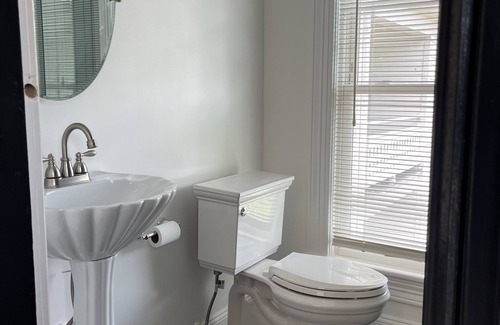 Nellysford Hotel | Discover Everett Estate: Modern Comfort in Historical Elegance