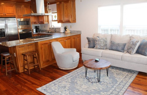 Gulfport Cottage | Discover The Oyster Shack: Beachfront Bliss Awaits You!
