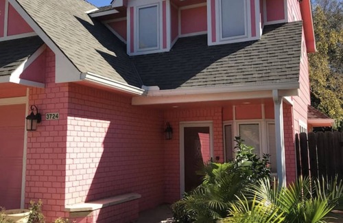 Wichita House | Discover the Pink Oasis: Child-Friendly Getaway