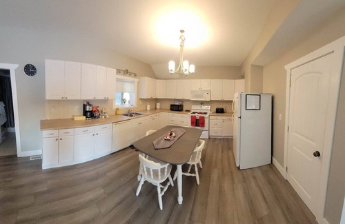 Courtenay Apartment | Welcome To The Roost!!