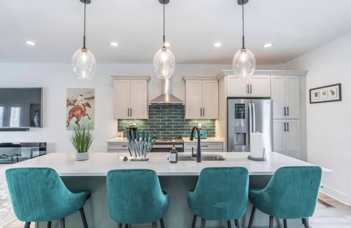 Lexington House | Welcome to The Rupp & Rye, a distillery heights fave townhome, 5min walk to Rupp
