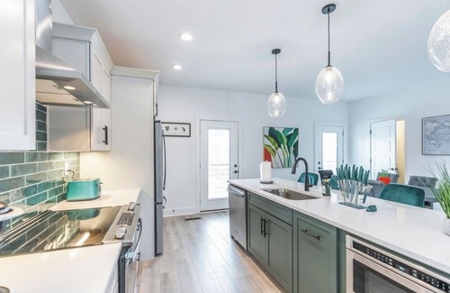 Lexington House | Welcome to The Rupp & Rye, a distillery heights fave townhome, 5min walk to Rupp