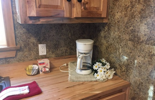 Dundas Cabin | Experience Tranquility at The Rustic Retreat with Ocean Views