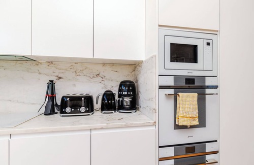 Marvila Apartment | Discover the Alluring Jungle Lofts with Spa and Breakfast