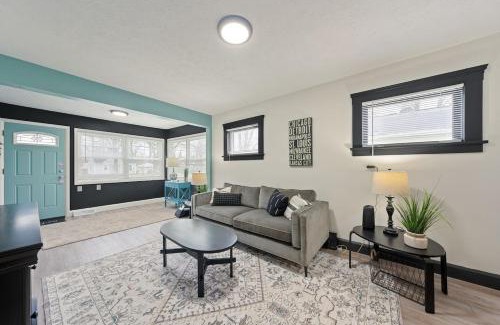 Westlake Apartment | Welcome to the Treasure house!