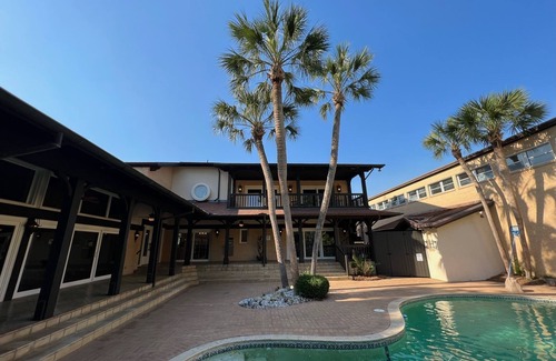 Governor's Walk House | Discover The Urban Mansion: Guest Rated 10/10 in Midtown