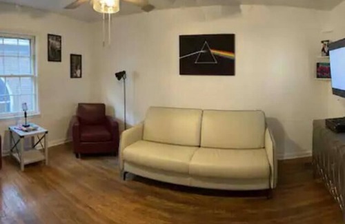 Glasgow Apartment | Discover The Vinyl Tap: Family-Friendly Getaway Awaits!